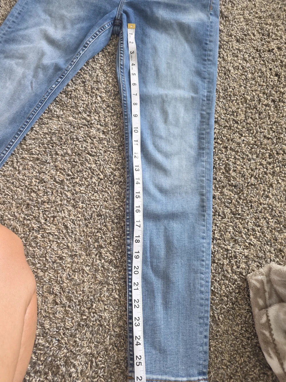 Classic Mid-Rise Skinny Jeans in Light Blue - Picture 6 of 7